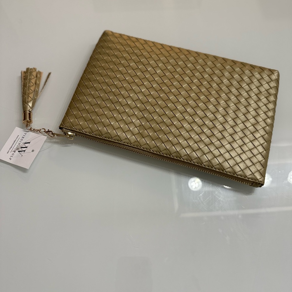 NWT Virginia Wolf Pouch